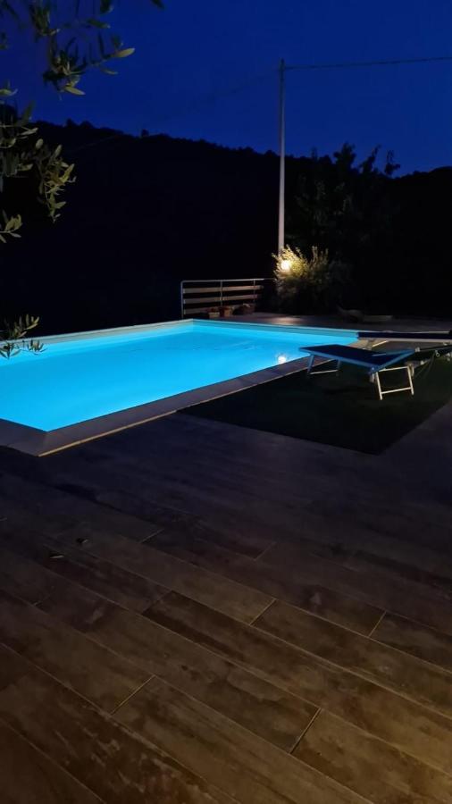 Villa Degli Ulivi Tivegna Eksteriør billede
